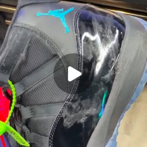 SNKRR BAR sneaker restoration