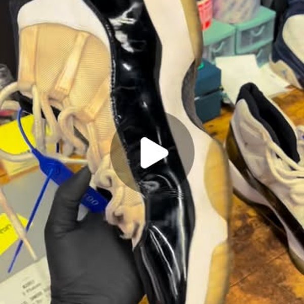 SNKRR BAR sneaker restoration